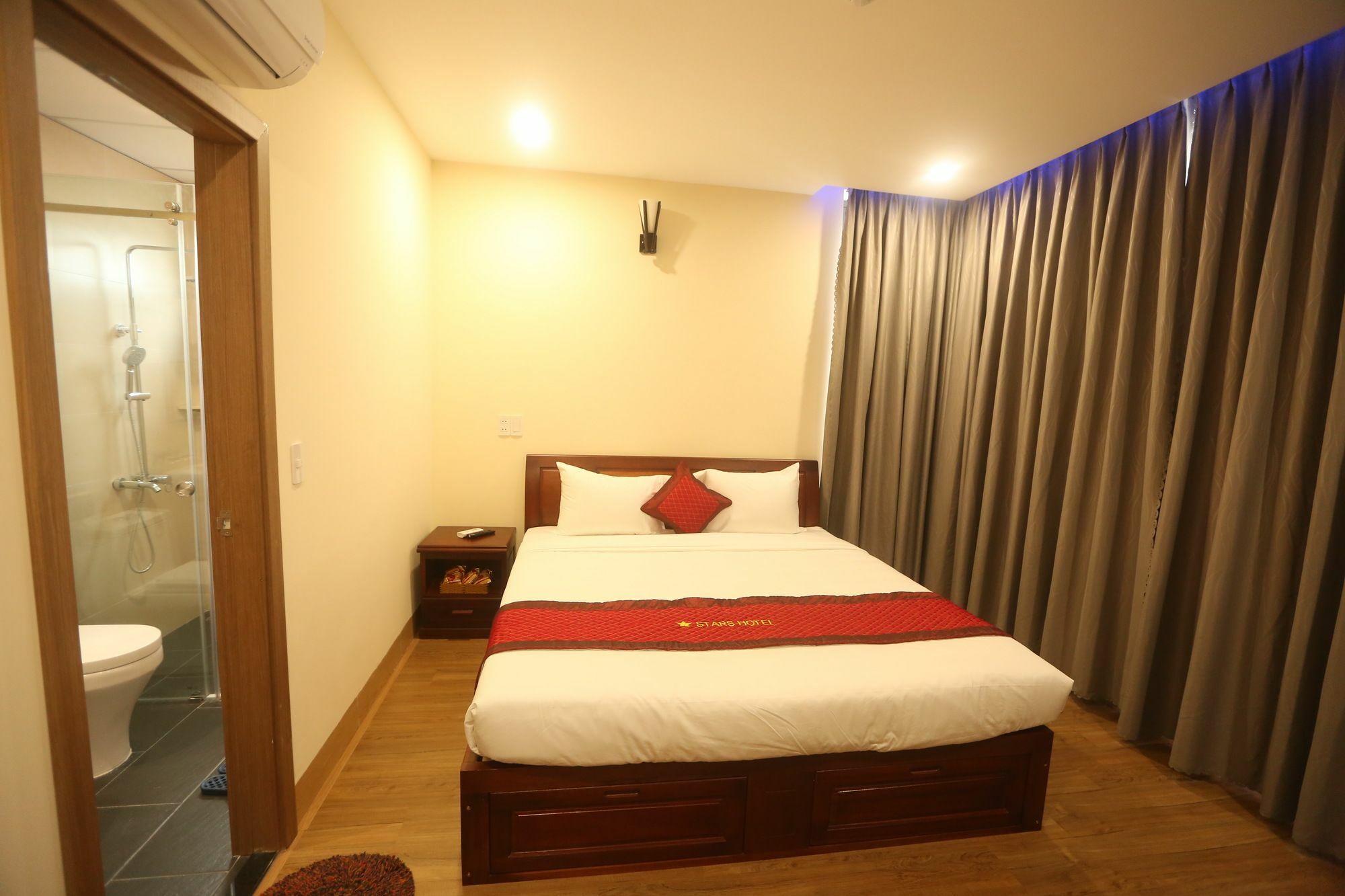 Stars Hotel ดานัง ภายนอก รูปภาพ